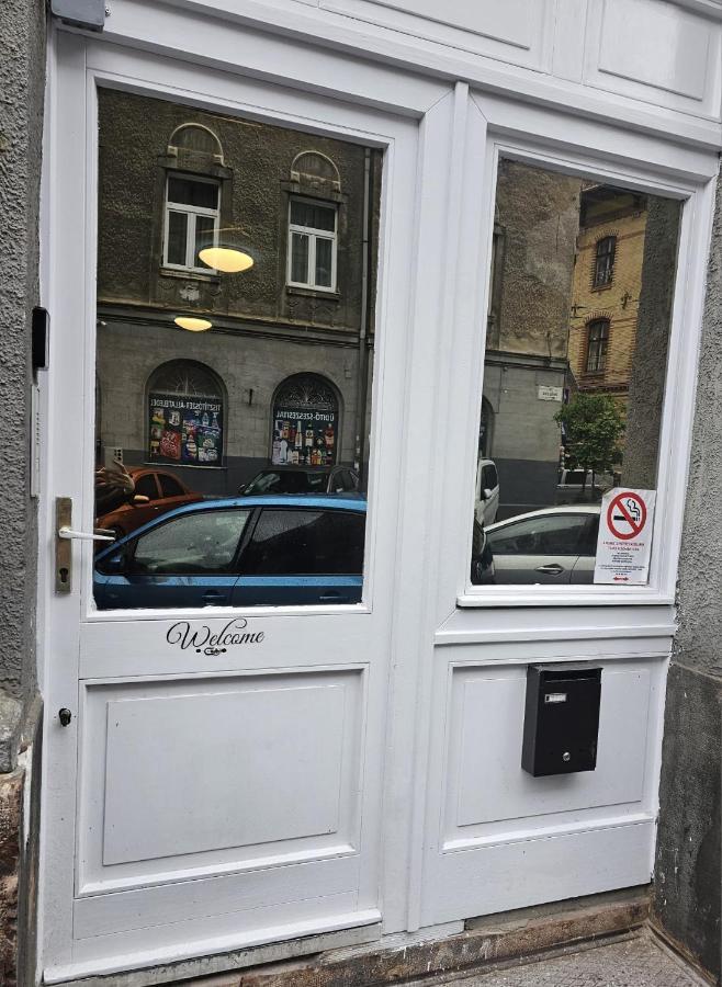 7dab 8 Contactless Self Check-in Casa de hóspedes Budapeste